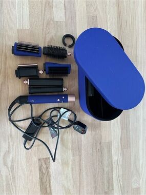 Dyson airwrap